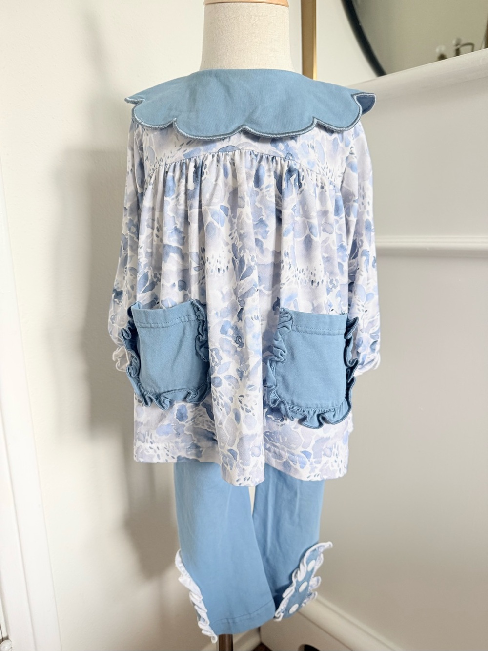 Smocking Dog Boutique Girls 2T Blue Floral Tunic Leggings Outfit Set